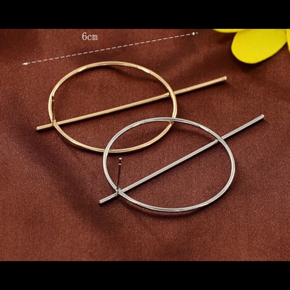 Exaggerated circle statement earrings - Picture 5 of 8